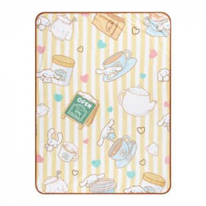 Hello Kitty Cinnamoroll Café Throw Blanket Galbeni | RO_HK44819